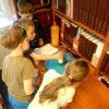 Uczniowie klasy IIa w Bibliotece Pedagogicznej